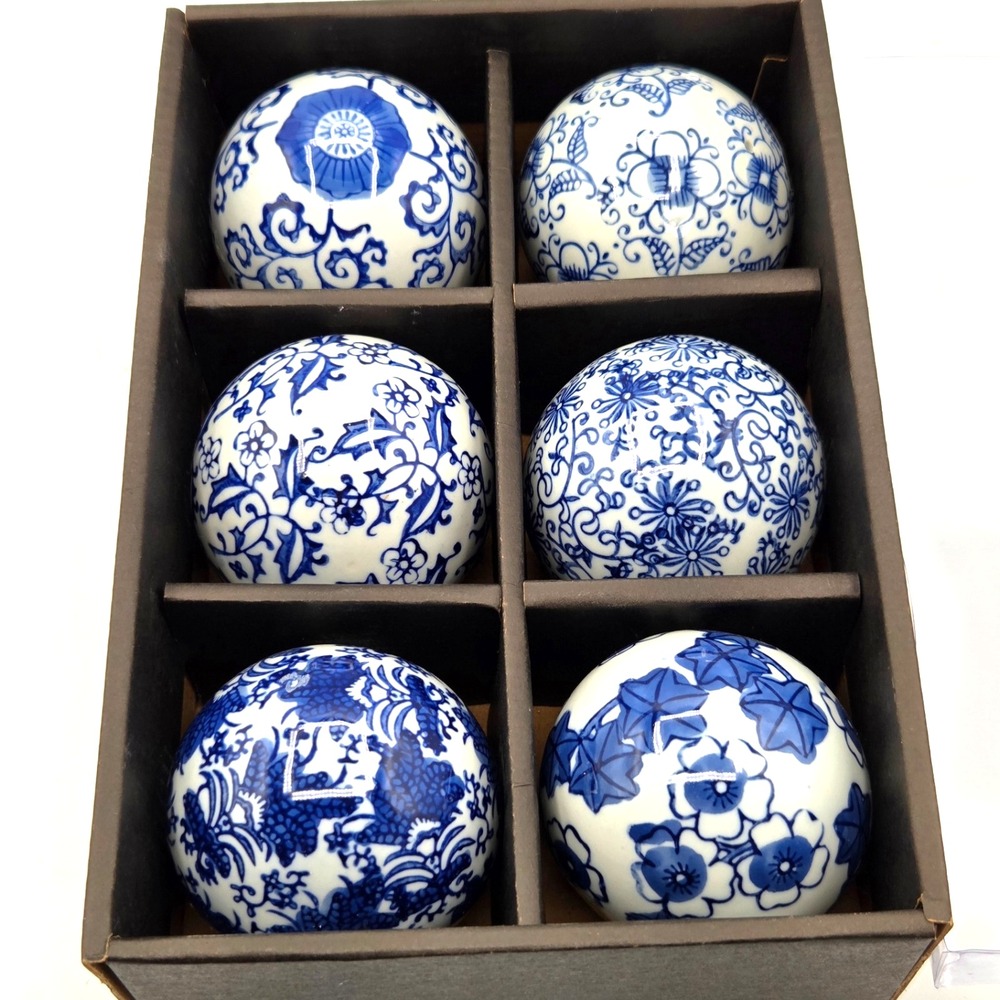 Lot Of 6 Blue & White Porcelain Chinoiserie Carpet Balls Floral Patterns - Picture 2 of 3